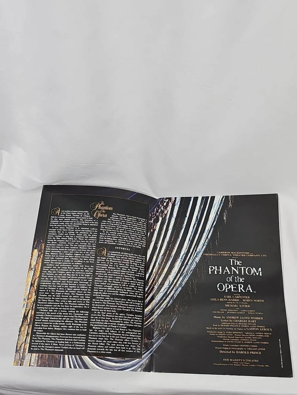 The Phantom of the Opera Souvenir Brochure - Picture 4 of 10